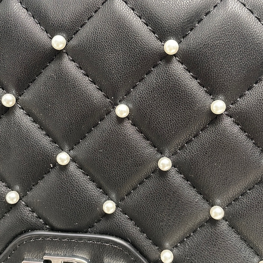 Badgley Mischka Black Letter Lock Crossbody with Bombe and Pearls. NWT - Picture 9 of 9